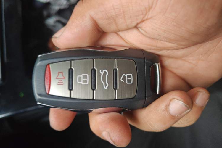 Used Haval H6 2024 1.5T Two-Wheel-Drive Classic Edition Vehicle Key