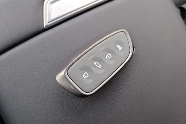 Used Haval H6 2024 1.5T Two-Wheel Drive Ultra Vehicle Key