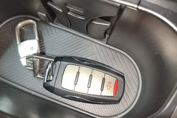 Used Haval H6 2024 1.5T Two-Wheel-Drive Classic Edition Vehicle Key