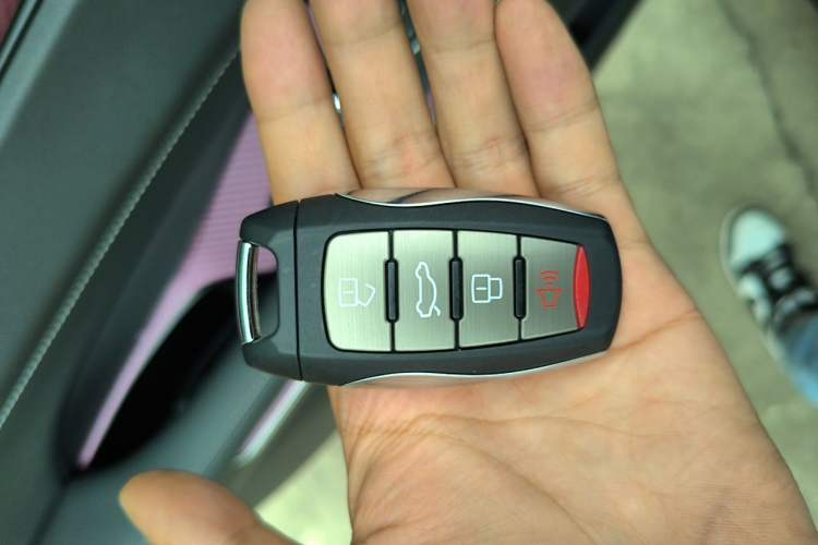 Used Haval H6 2024 1.5T Two-Wheel-Drive Classic Edition Vehicle Key
