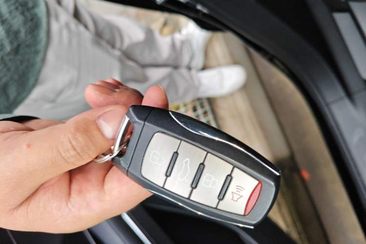 Used Haval H6 2024 1.5T Two-Wheel-Drive Classic Edition Vehicle Key