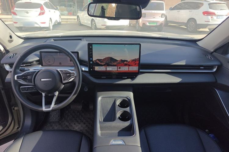 Used Haval H6 2024 1.5T Two-Wheel Drive Ultra Center Console