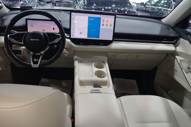 Used Haval H6 2024 1.5T Two-Wheel Drive Ultra Center Console
