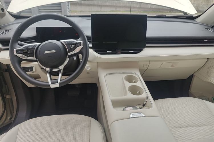 Used Haval H6 2024 1.5T Two-Wheel Drive Ultra Center Console