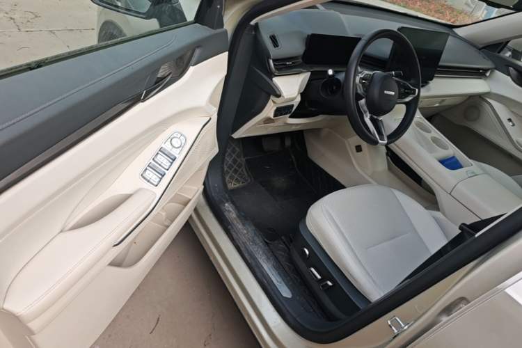 Used Haval H6 2024 1.5T Two-Wheel Drive Ultra Driver Seat