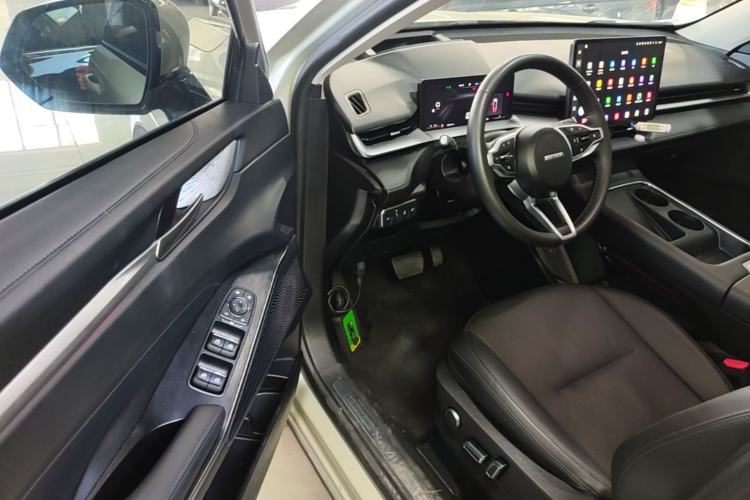 Used Haval H6 2024 1.5T Two-Wheel Drive Ultra Driver Seat