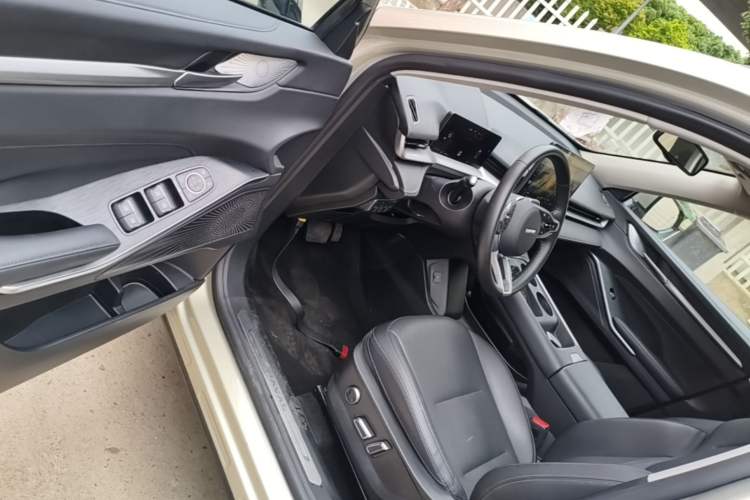 Used Haval H6 2024 1.5T Two-Wheel Drive Ultra Driver Seat
