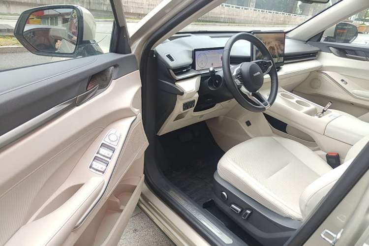 Used Haval H6 2024 1.5T Two-Wheel Drive Ultra Driver Seat