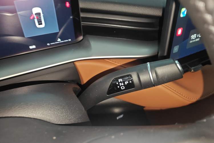 Used Haval H6 2024 1.5T Two-Wheel Drive Max Gear Lever