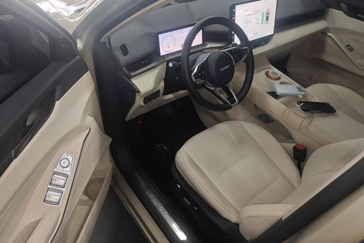 Used Haval H6 2024 1.5T Two-Wheel Drive Ultra Interior 3
