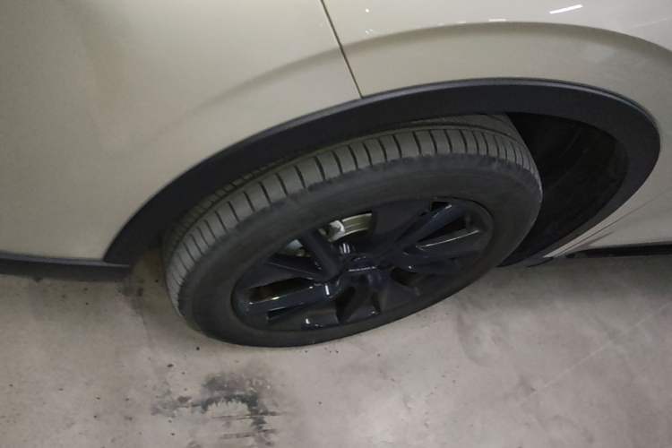 Used Haval H6 2024 1.5T Two-Wheel Drive Ultra Left Front Wheel Hub