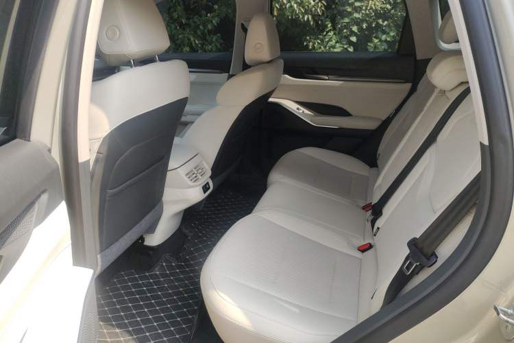 Used Haval H6 2024 1.5T Two-Wheel Drive Ultra Left Rear Seat