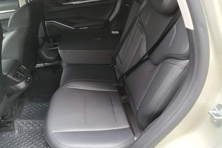 Used Haval H6 2024 1.5T Two-Wheel Drive Ultra Left Rear Seat