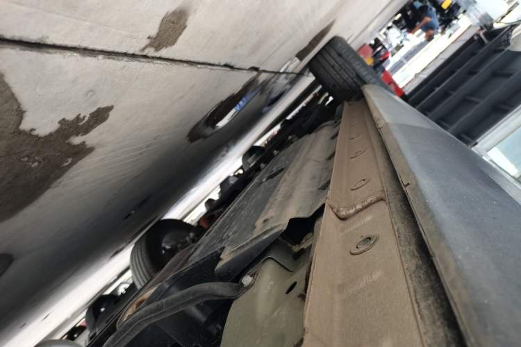 Used Haval H6 2024 1.5T Two-Wheel Drive Ultra Left Side Sill