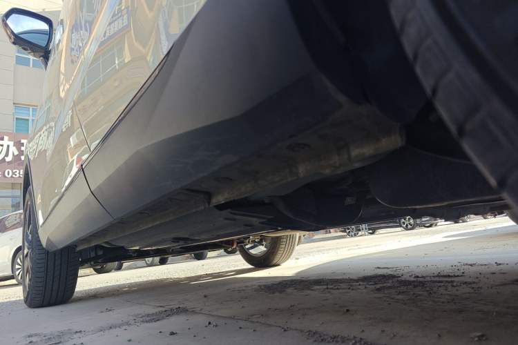 Used Haval H6 2024 1.5T Two-Wheel Drive Ultra Left Side Sill