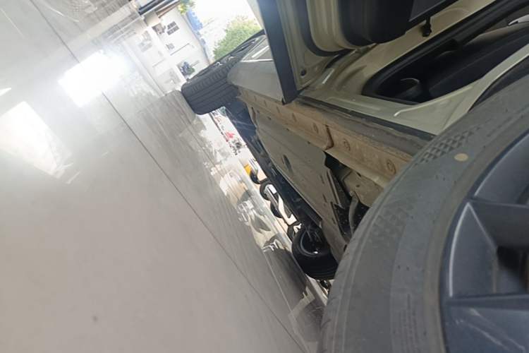 Used Haval H6 2024 1.5T Two-Wheel Drive Ultra Left Side Sill