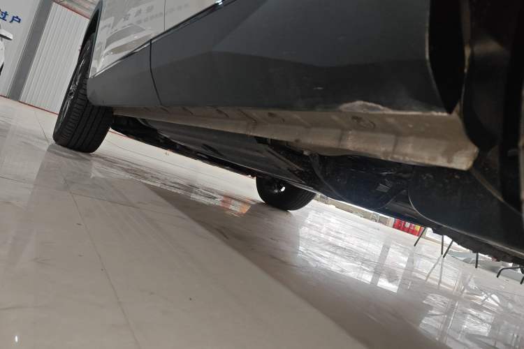 Used Haval H6 2024 1.5T Two-Wheel Drive Max Left Side Sill