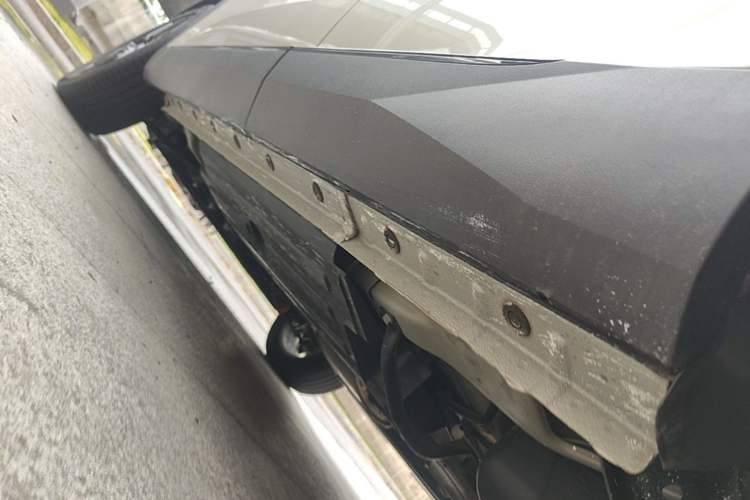 Used Haval H6 2024 1.5T Two-Wheel Drive Ultra Left Side Sill