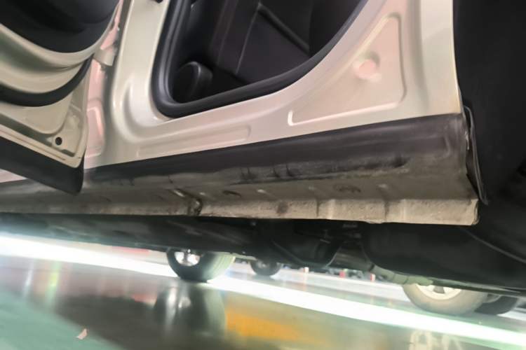 Used Haval H6 2024 1.5T Two-Wheel Drive Ultra Left Side Sill