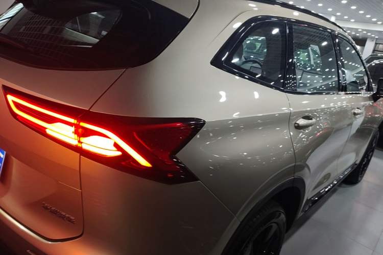 Used Haval H6 2024 1.5T Two-Wheel Drive Ultra Right Rear Taillight