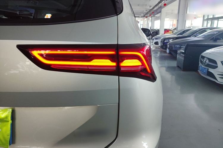 Used Haval H6 2024 1.5T Two-Wheel Drive Ultra Right Rear Taillight