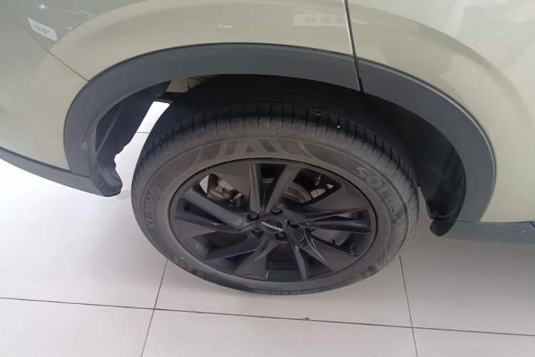 Used Haval H6 2024 1.5T Two-Wheel Drive Ultra Right Rear Wheel Hub