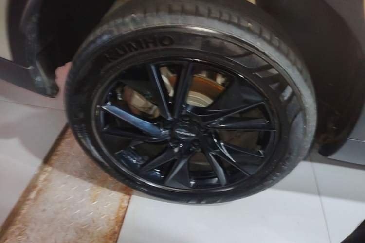 Used Haval H6 2024 1.5T Two-Wheel Drive Ultra Right Rear Wheel Hub