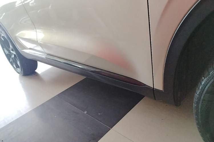 Used Haval H6 2024 1.5T Two-Wheel Drive Ultra Right Side Sill