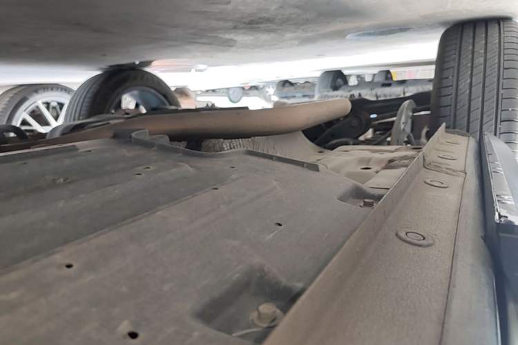 Used Haval H6 2024 1.5T Two-Wheel Drive Ultra Right Side Sill