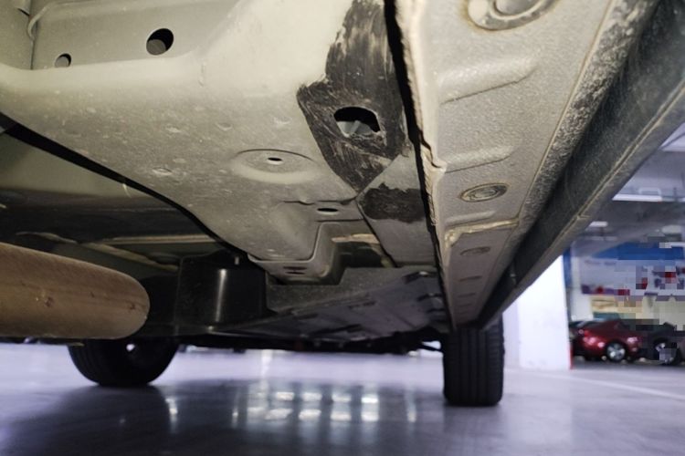 Used Haval H6 2024 1.5T Two-Wheel Drive Ultra Right Side Sill