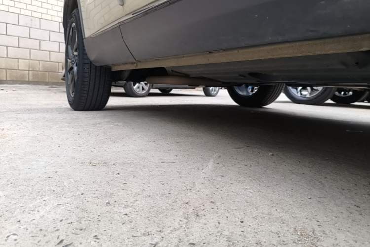 Used Haval H6 2024 1.5T Two-Wheel Drive Ultra Right Side Sill