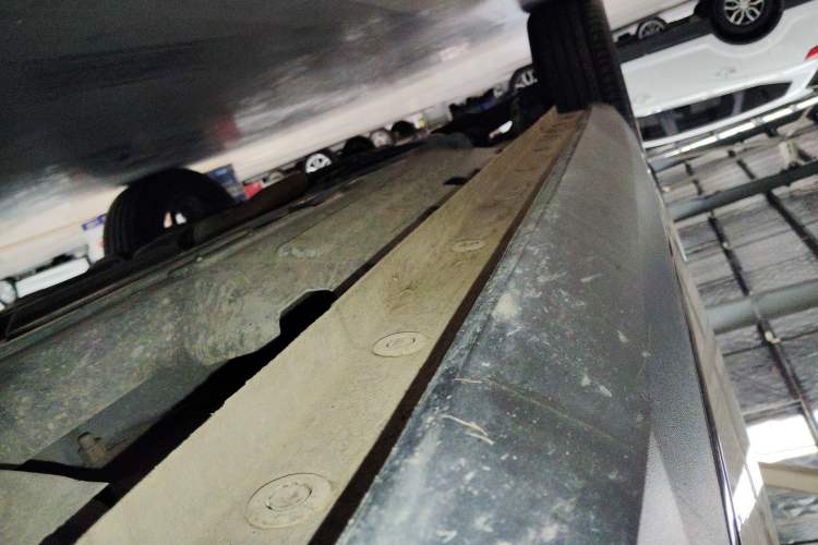 Used Haval H6 2024 2.0T All-Wheel Drive Max Right Side Sill