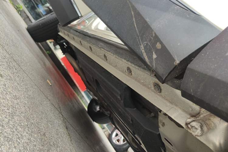 Used Haval H6 2024 1.5T Two-Wheel Drive Ultra Right Side Sill