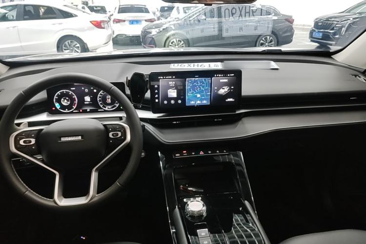 Used Haval H6 2024 1.5T Two-Wheel-Drive Classic Edition Center Console