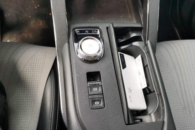 Used Haval H6 2024 1.5T Two-Wheel-Drive Classic Edition Gear Lever
