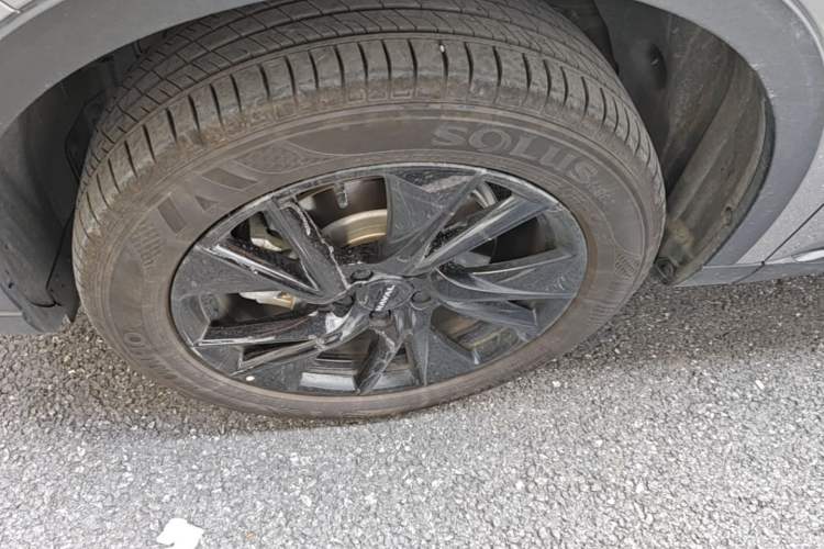 Used Haval H6 2024 1.5T Two-Wheel Drive Pro Left Front Wheel Hub