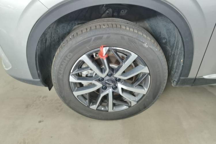 Used Haval H6 2024 1.5T Two-Wheel-Drive Classic Edition Left Front Wheel Hub