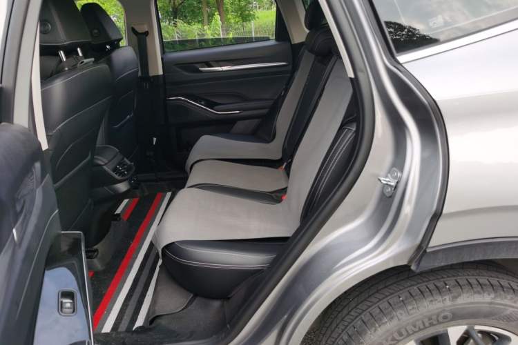 Used Haval H6 2024 1.5T Two-Wheel-Drive Classic Edition Left Rear Seat