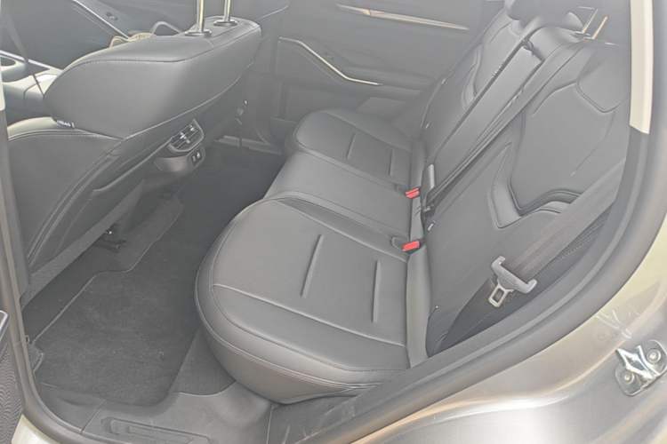 Used Haval H6 2024 1.5T Two-Wheel Drive Ultra Left Rear Seat