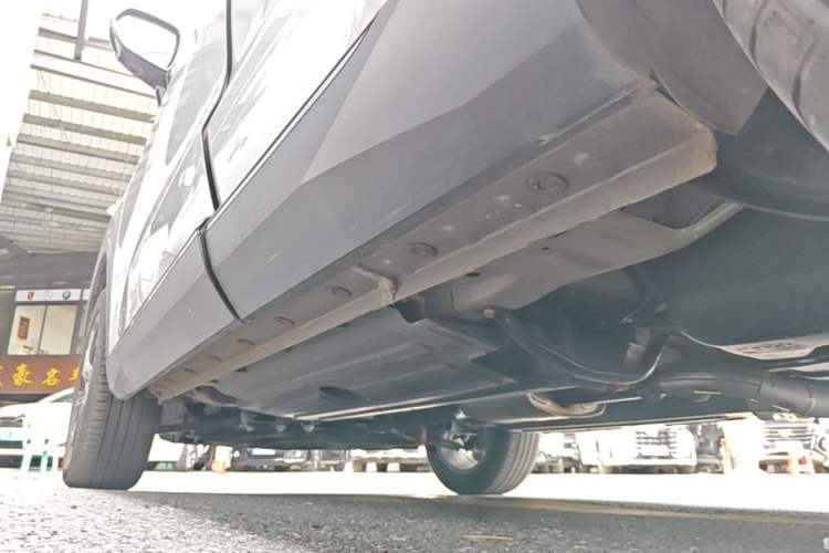 Used Haval H6 2024 1.5T Two-Wheel Drive Pro Left Side Sill