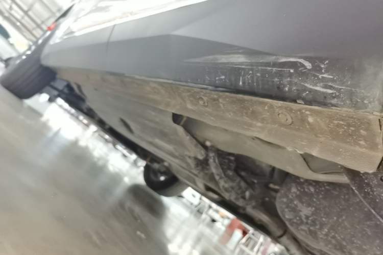 Used Haval H6 2024 1.5T Two-Wheel-Drive Classic Edition Left Side Sill