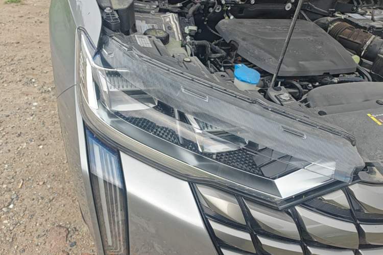 Used Haval H6 2024 1.5T Two-Wheel Drive Ultra Right Front Headlight