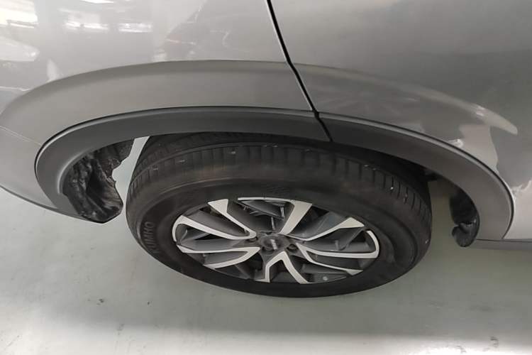 Used Haval H6 2024 1.5T Two-Wheel-Drive Classic Edition Right Rear Wheel Hub