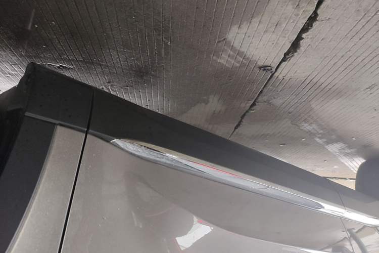 Used Haval H6 2024 1.5T Two-Wheel-Drive Classic Edition Right Side Sill