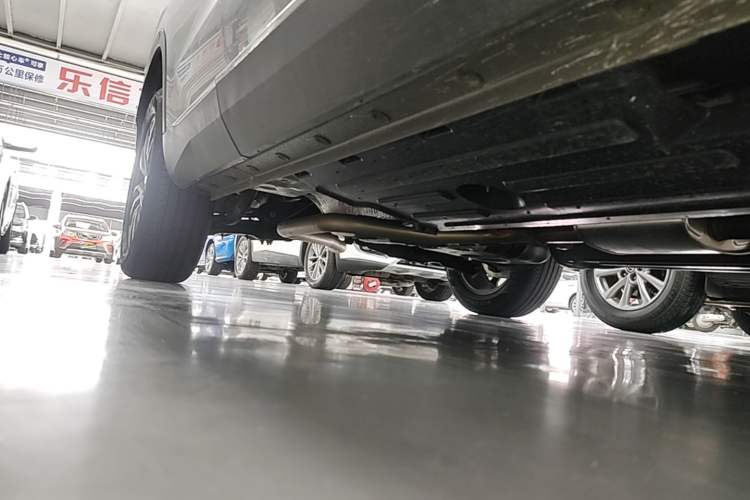 Used Haval H6 2024 1.5T Two-Wheel-Drive Classic Edition Right Side Sill