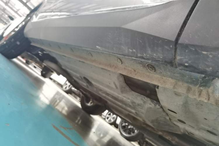 Used Haval H6 2024 1.5T Two-Wheel-Drive Classic Edition Right Side Sill
