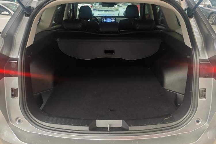 Used Haval H6 2024 1.5T Two-Wheel-Drive Classic Edition Trunk
