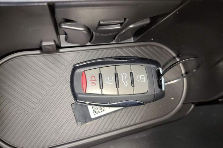 Used Haval H6 2024 1.5T Two-Wheel-Drive Classic Edition Vehicle Key