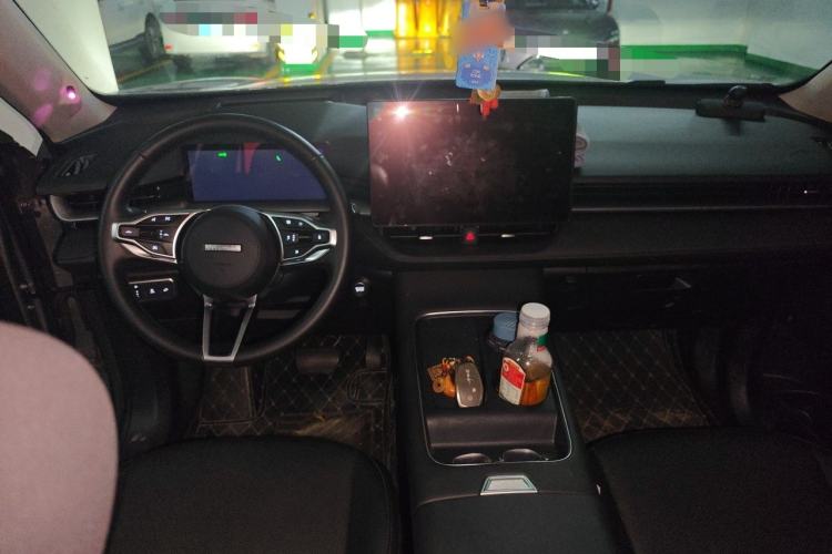 Used Haval H6 2024 1.5T Two-Wheel Drive Ultra Center Console
