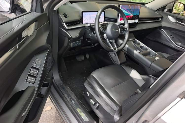 Used Haval H6 2024 1.5T Two-Wheel Drive Ultra Driver Seat